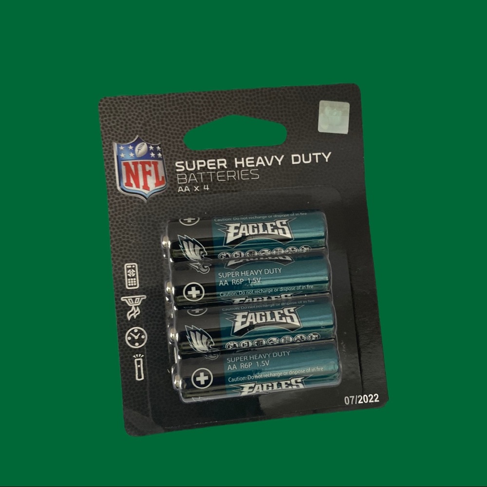 NFL PHILADELPHIA EAGLES HEAVY DUTY AA BATTERIES